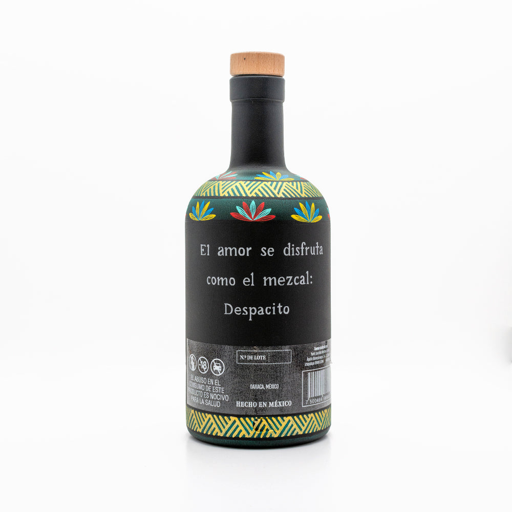 Botella con arte Alebrije Mezcal Espadín Abocado con gusano de magüey 750 ML